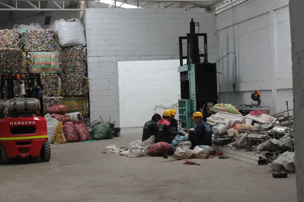 Bodega de material reciclado