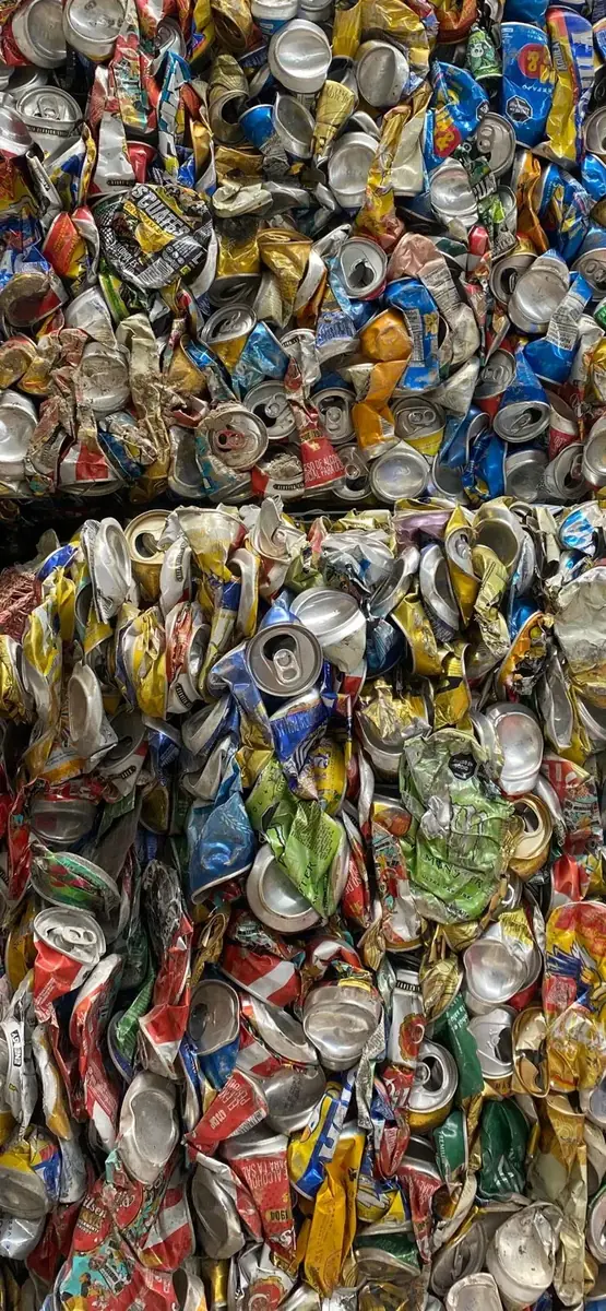 Latas de aluminio compactadas